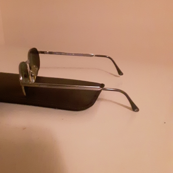 Sunglasses - Picture 2 of 5